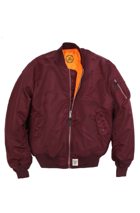 Premium fashion goods . Facebook, Amazon, Instagram and Tik-Tok